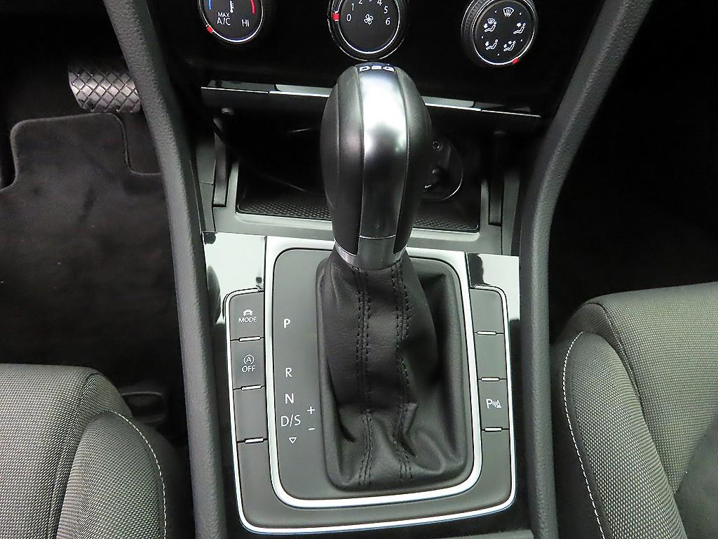 Volkswagen Golf - Vista 10