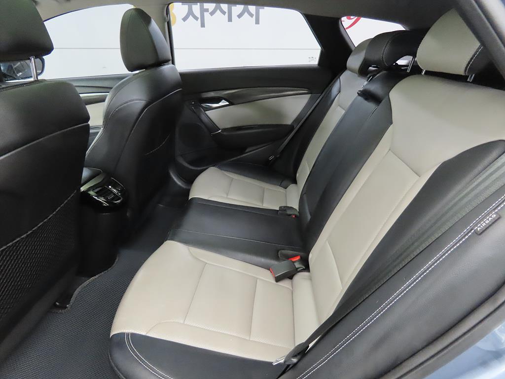 HYUNDAI i40 - Vista 6