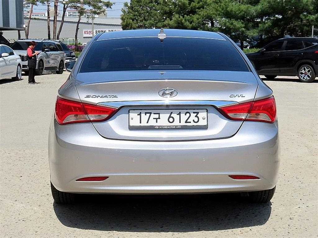HYUNDAI Sonata - Vista 4