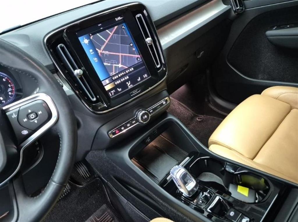 Volvo XC40 - Vista 10