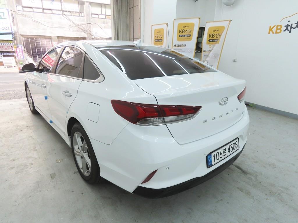 HYUNDAI Sonata - Vista 4