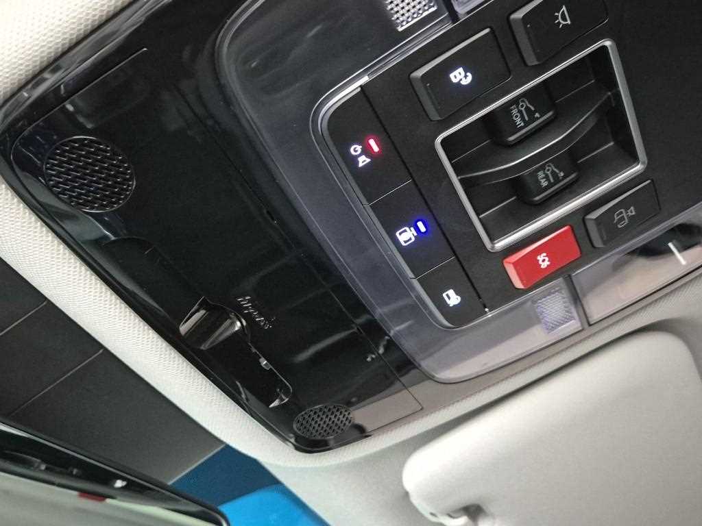 HYUNDAI Staria 2025 Gris - Importación desde Corea - HF Imports Iquique - Foto 18