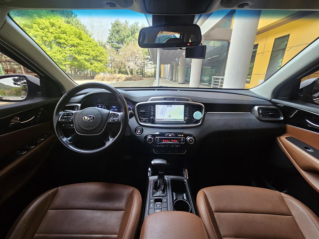 KIA Sorento - Vista 8