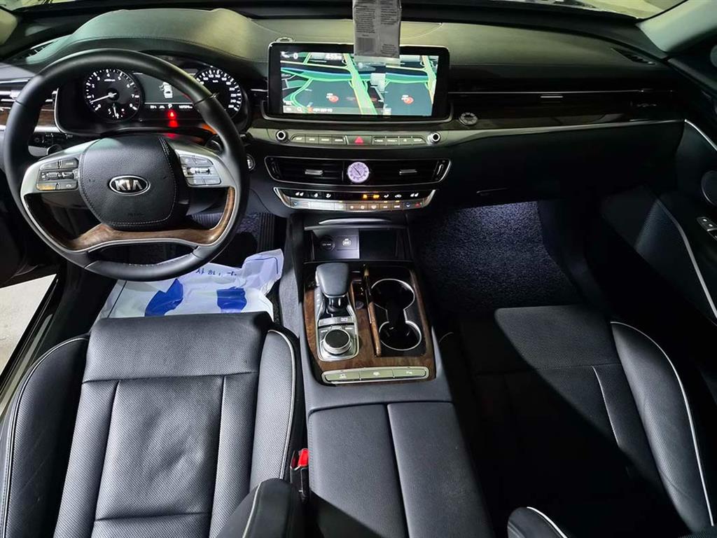 KIA K9 - Vista 10