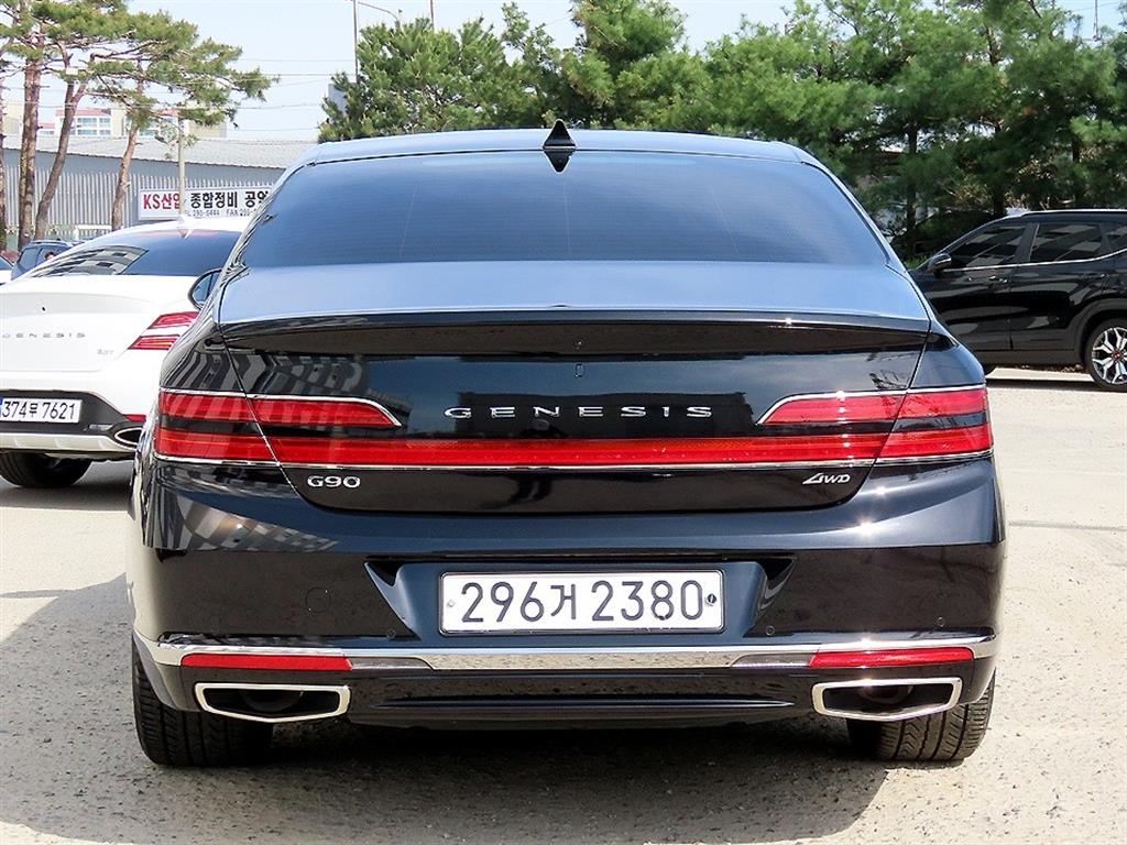 Genesis G90 - Vista 4
