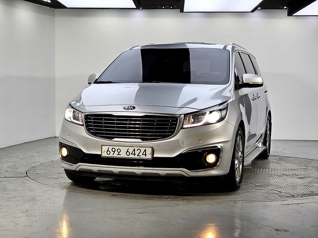 KIA Carnival 2015 Plateado - Importación desde Corea - HF Imports Iquique - Foto 1