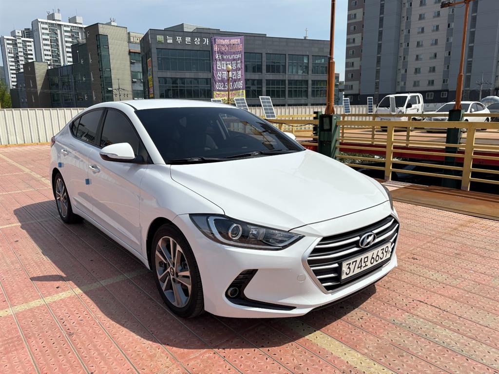 HYUNDAI Avante 2018 Blanco - Importación desde Corea - HF Imports Iquique - Foto 1