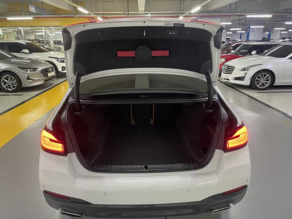 BMW 5 Series - Vista 5
