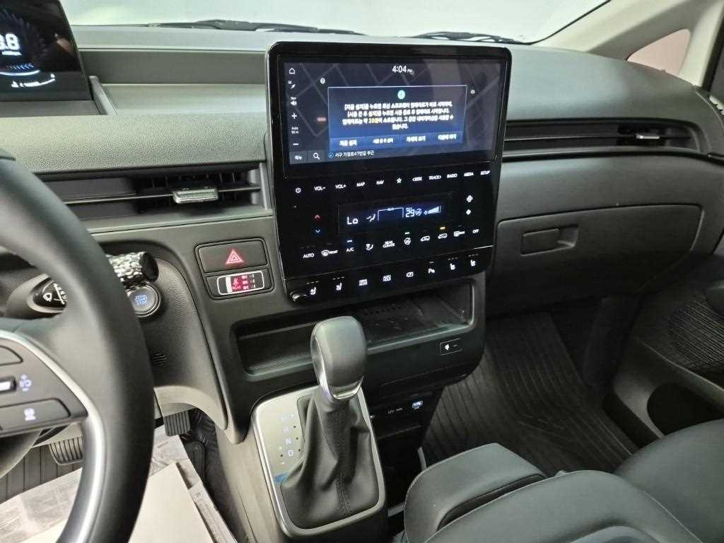 HYUNDAI Staria - Vista 10