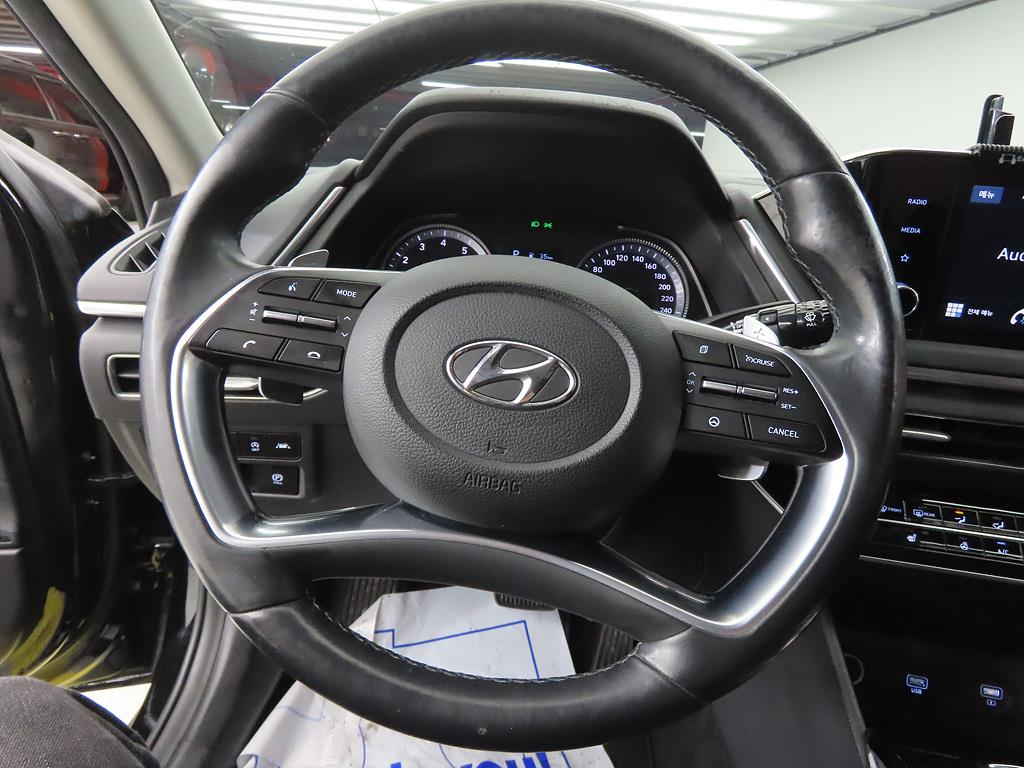 HYUNDAI Sonata - Vista 8