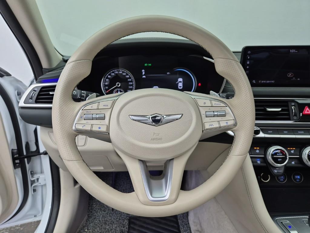 Genesis G70 - Vista 9