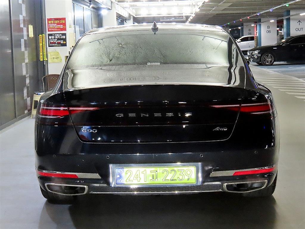 Genesis G90 - Vista 5