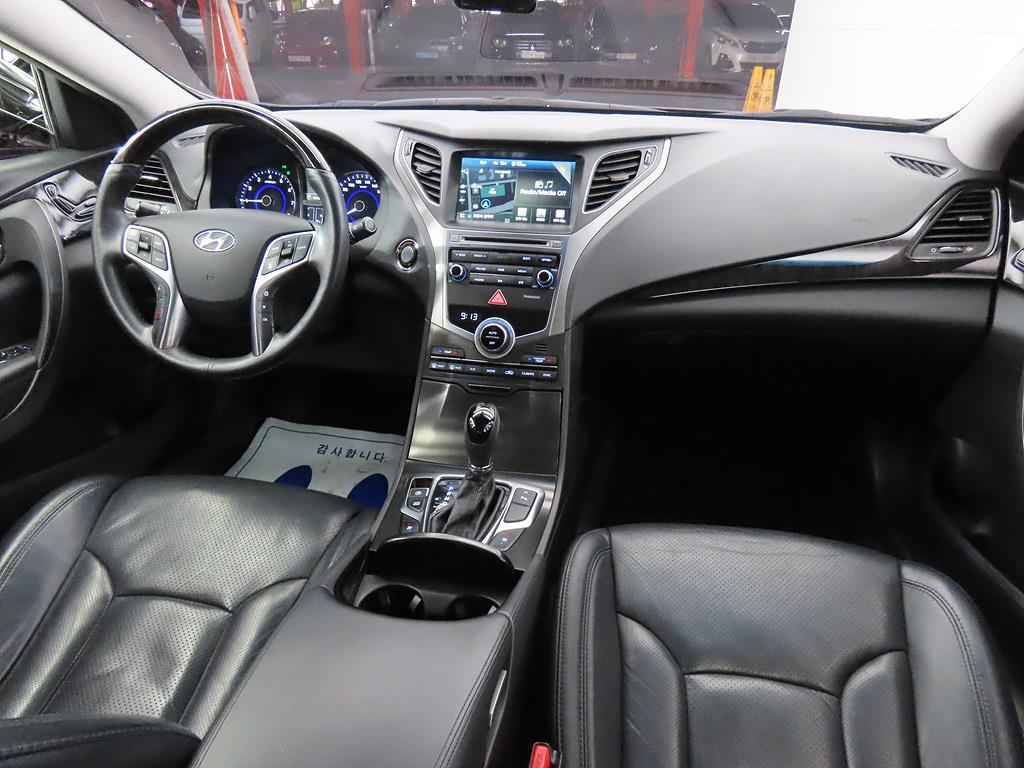 HYUNDAI Grandeur - Vista 5