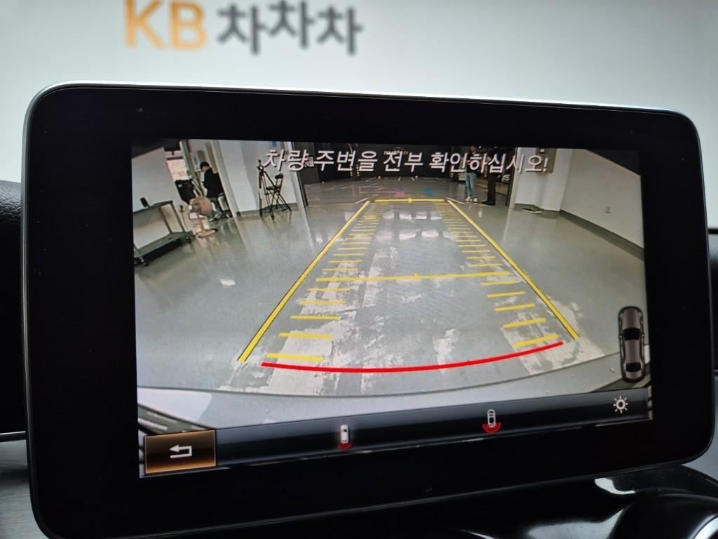 Mercedes Benz C Class - Vista 12