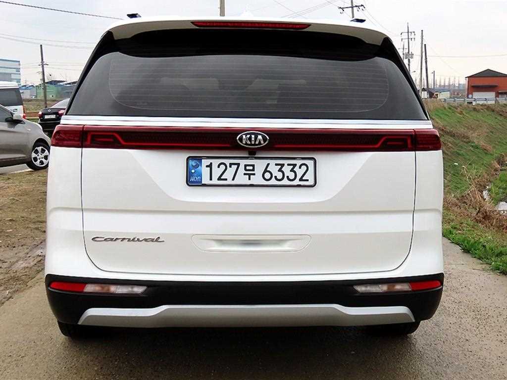 KIA Carnival - Vista 4