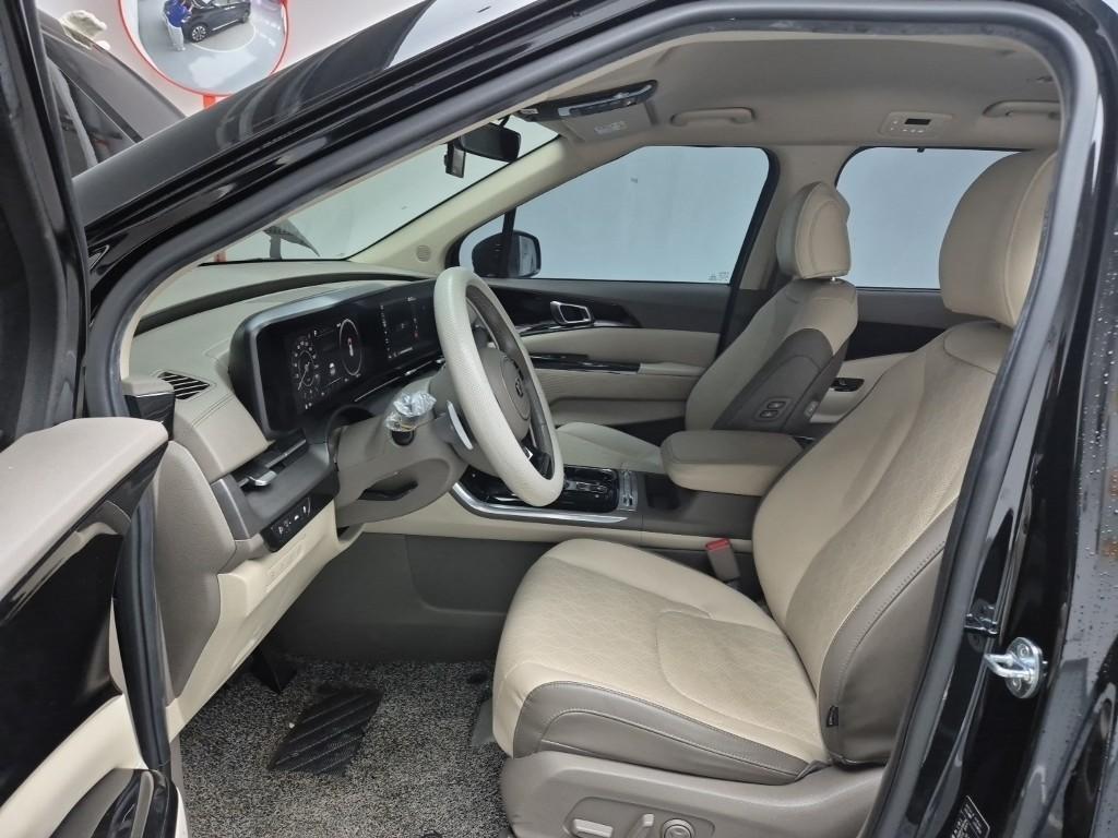 KIA Carnival - Vista 11