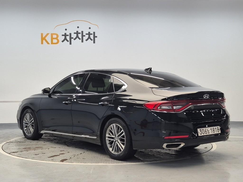 HYUNDAI Grandeur - Vista 2