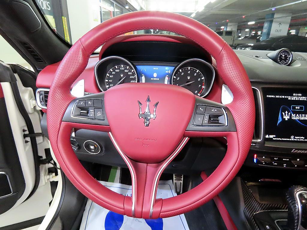 Maserati Levante - Vista 8