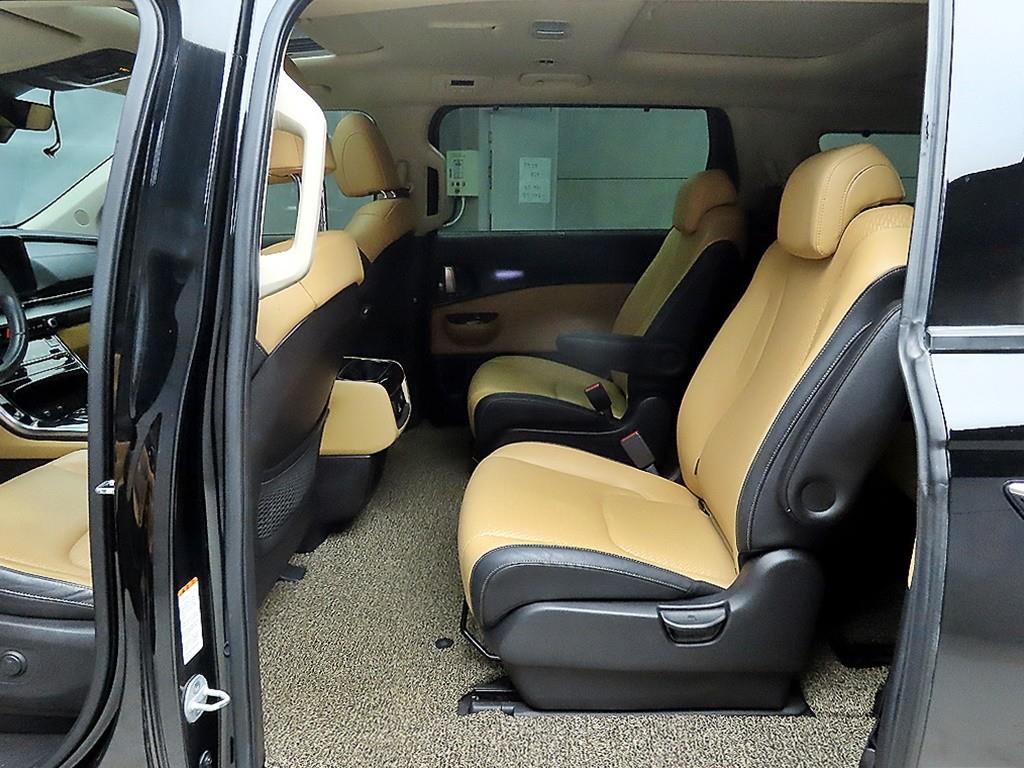 KIA Carnival - Vista 6