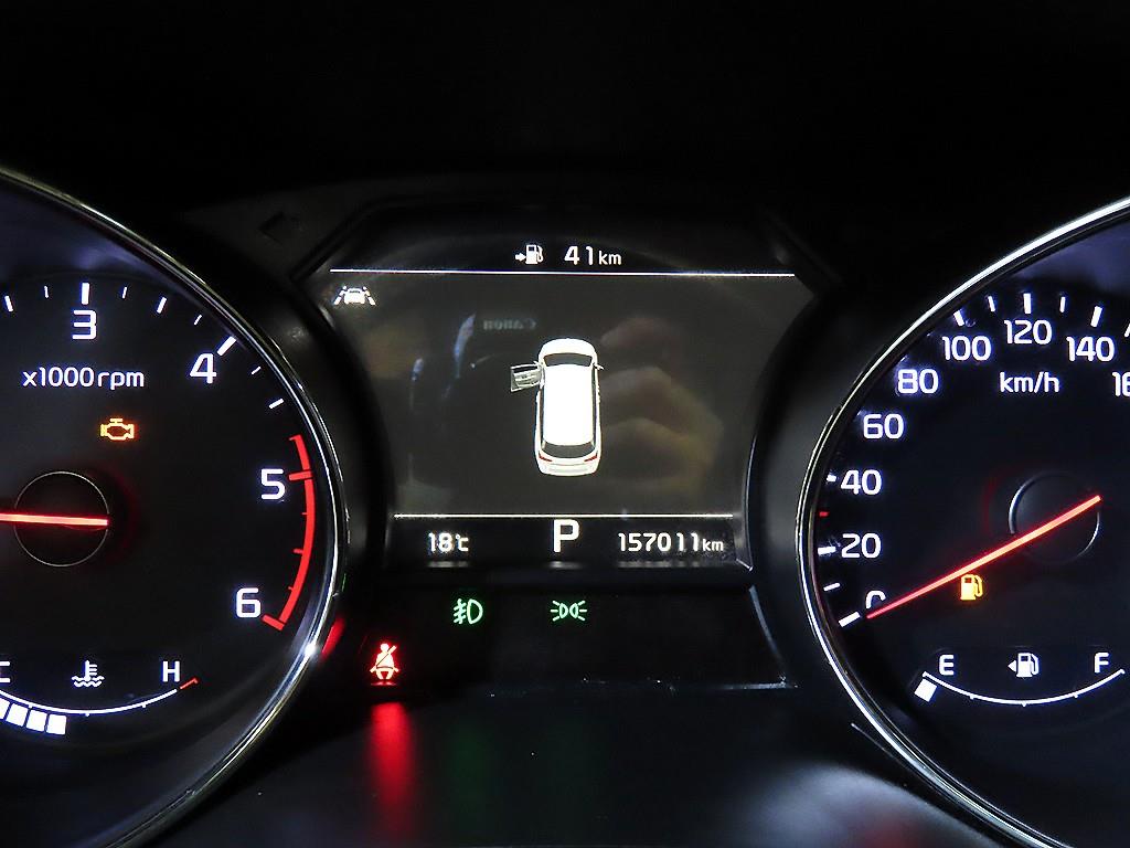 KIA Carnival - Vista 10