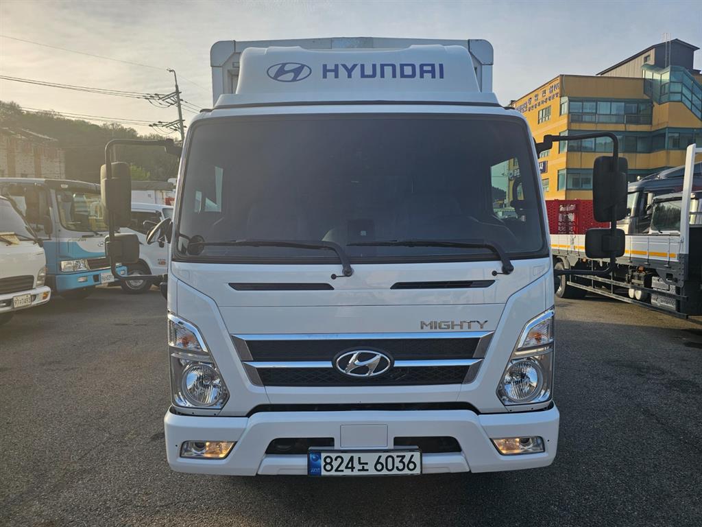 medium and large cargo truck - Vista 2