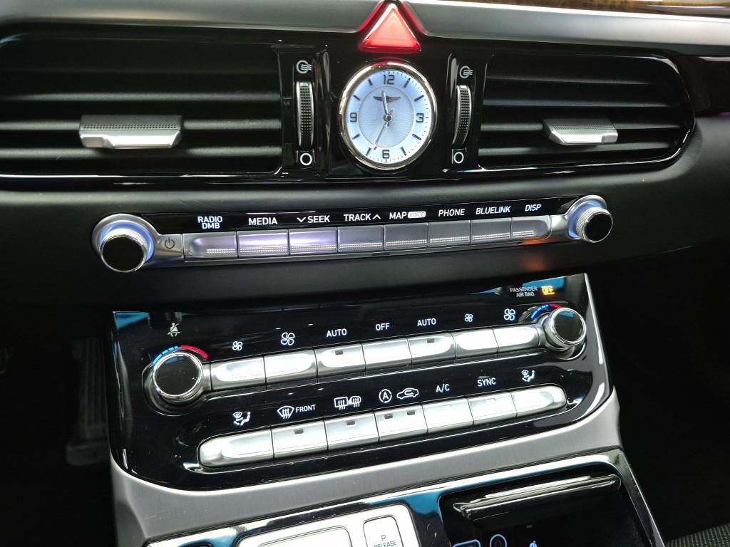 Genesis EQ900 - Vista 10