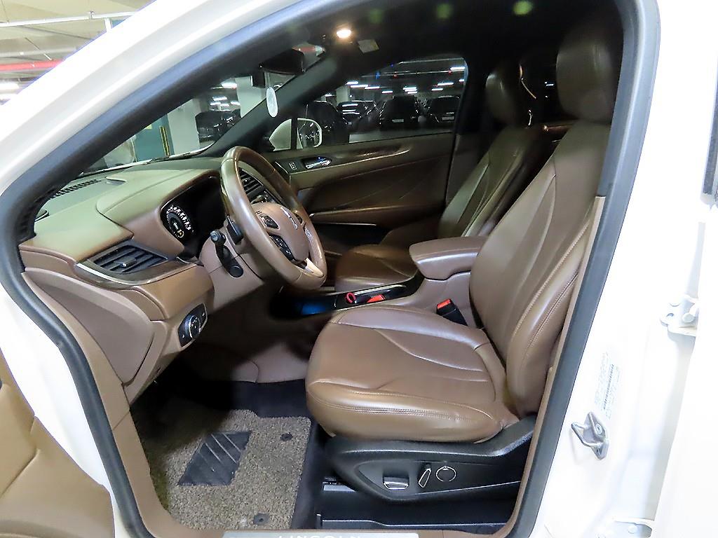Lincoln MKC - Vista 6