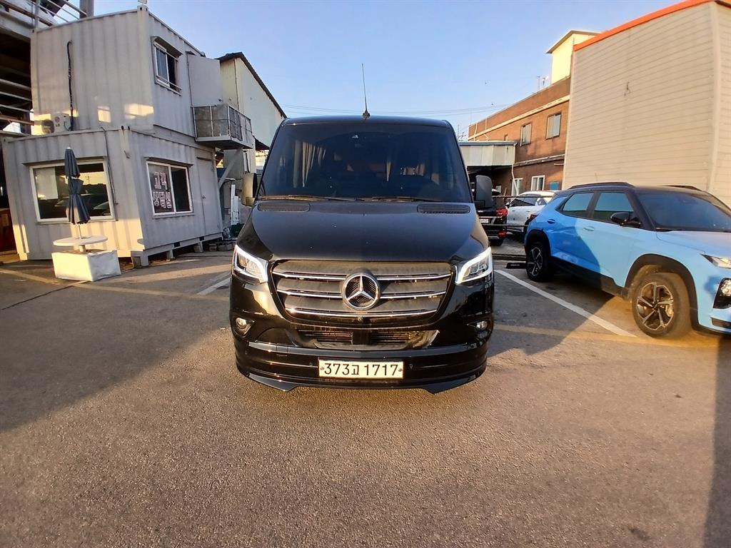 Mercedes Benz Sprinter 2020 Negro - Importación desde Corea - HF Imports Iquique - Foto 1