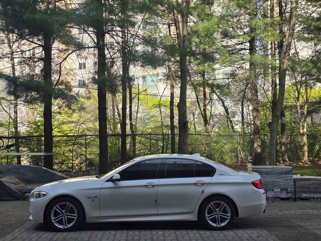 BMW 5 Series - Vista 4