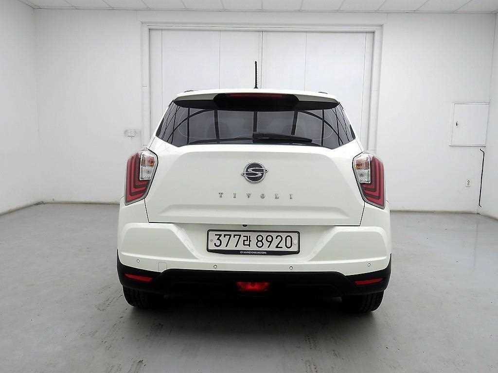 Ssangyong Tivoli - Vista 4