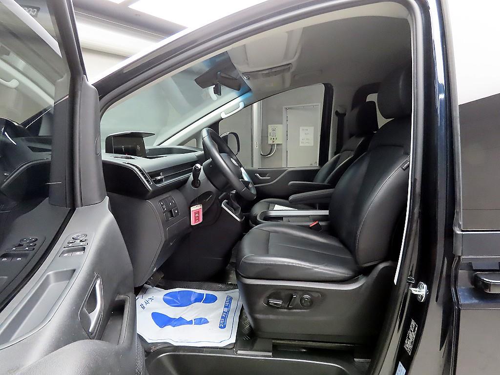 HYUNDAI Staria - Vista 5