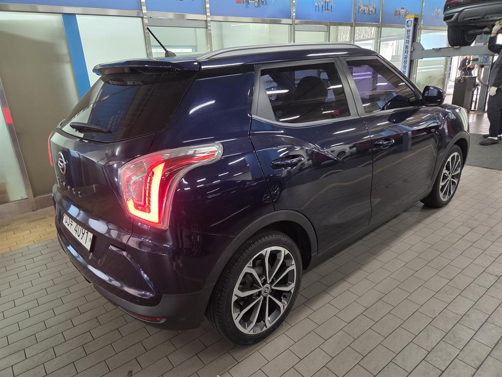 Ssangyong Tivoli - Vista 4
