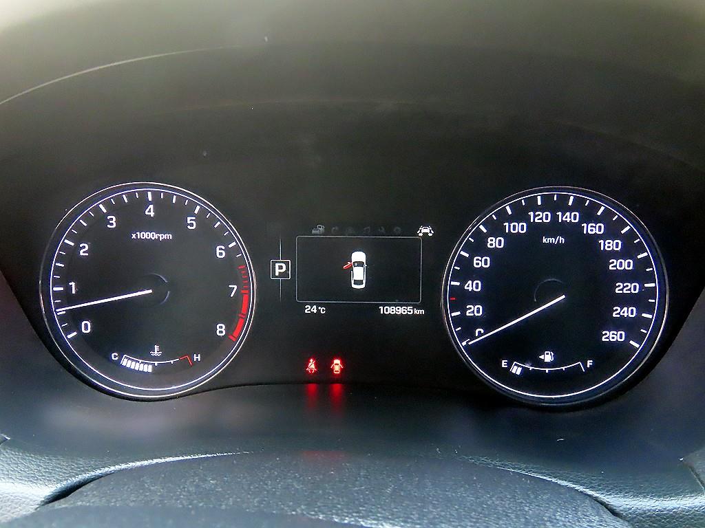HYUNDAI Genesis - Vista 9
