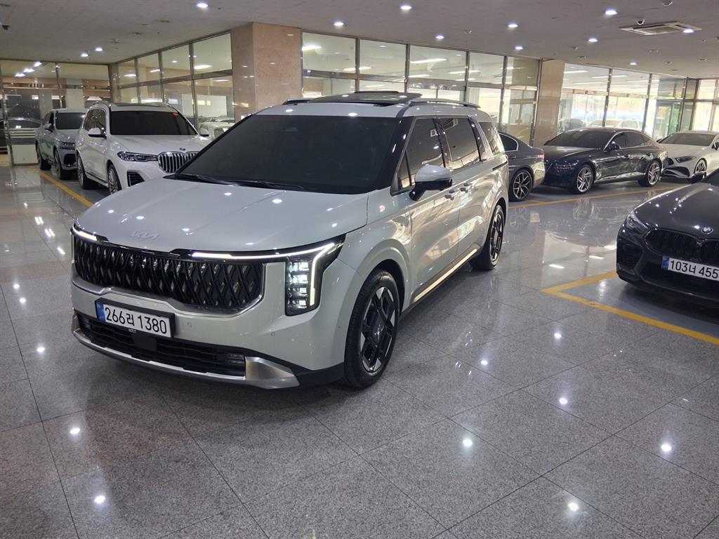 KIA Carnival 2025 Plateado - Importación desde Corea - HF Imports Iquique - Foto 1