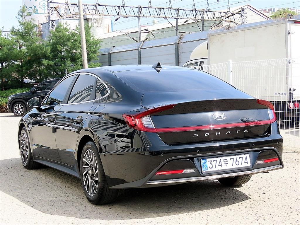 HYUNDAI Sonata - Vista 3