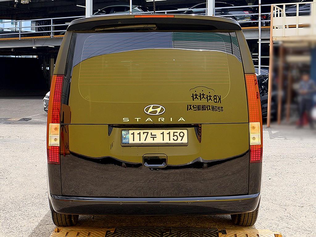 HYUNDAI Staria - Vista 5