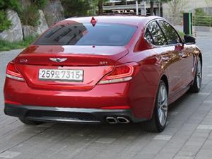 Genesis G70 - Vista 6