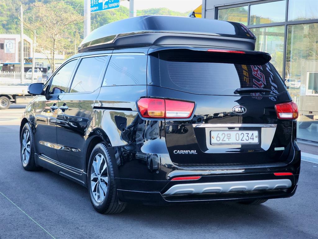 KIA Carnival - Vista 3