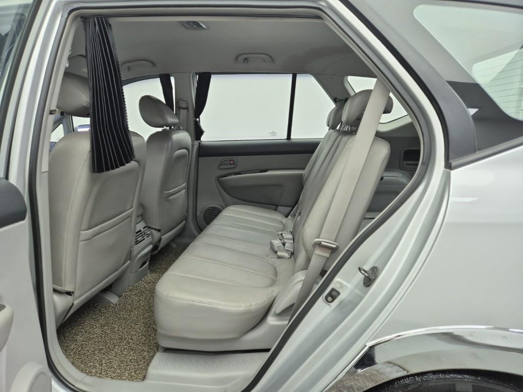 KIA Carens - Vista 12
