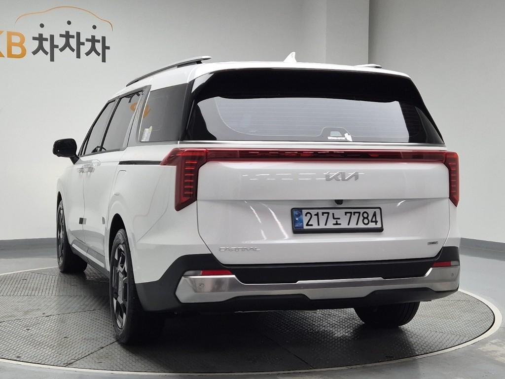 KIA Carnival - Vista 2