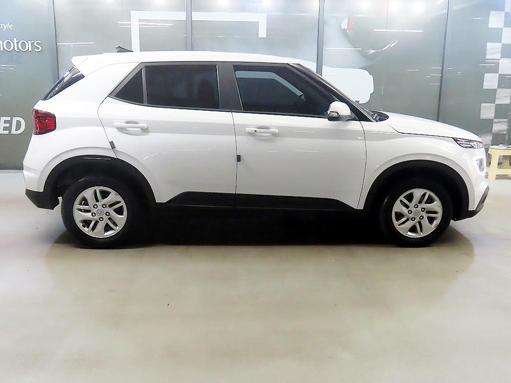 HYUNDAI Venue - Vista 3
