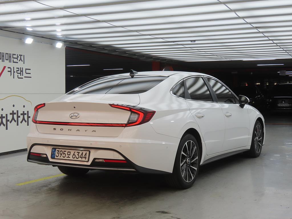HYUNDAI Sonata - Vista 4