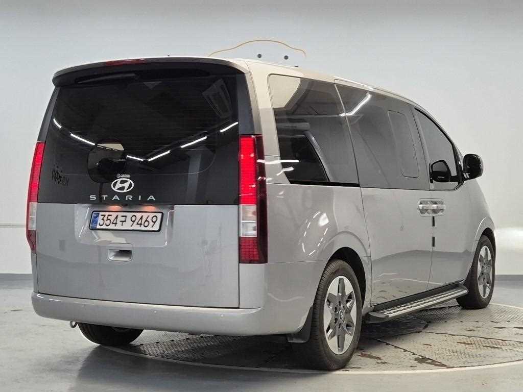 HYUNDAI Staria - Vista 3