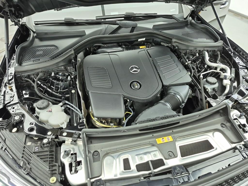 Mercedes Benz GLC Class - Vista 6