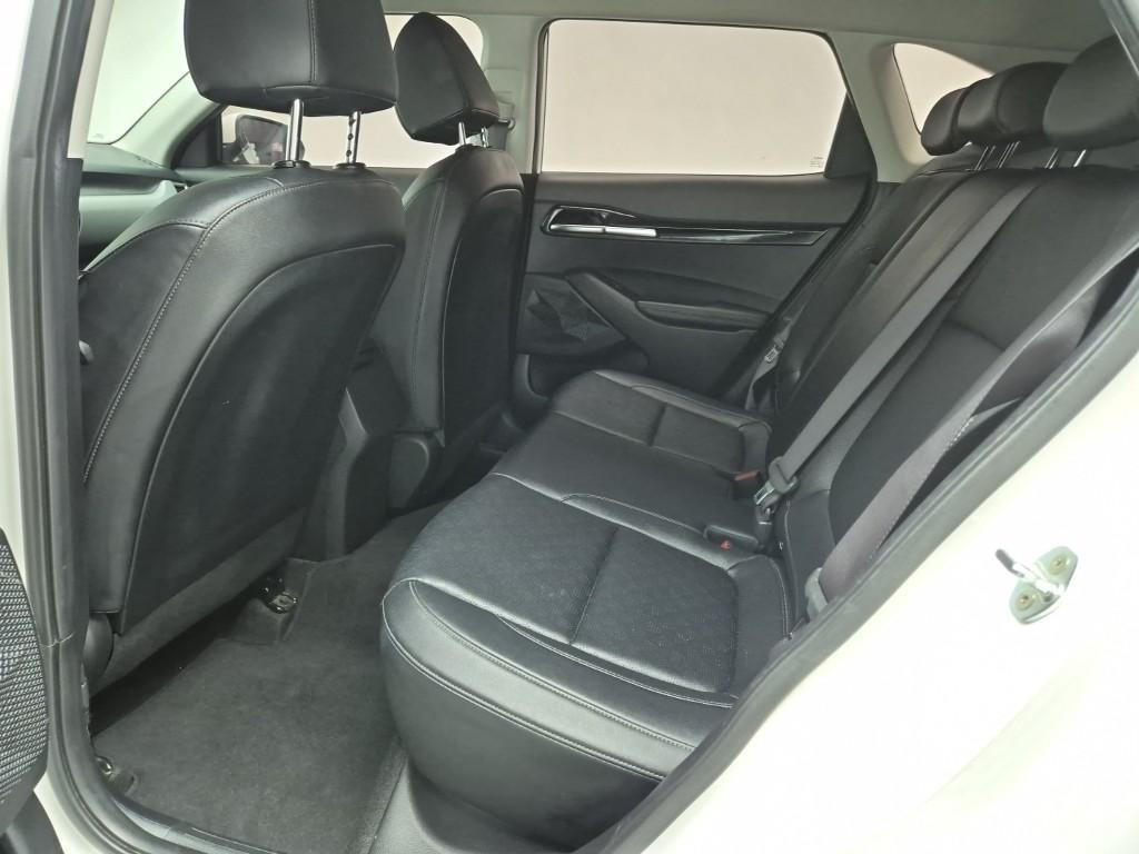 KIA Seltos - Vista 12