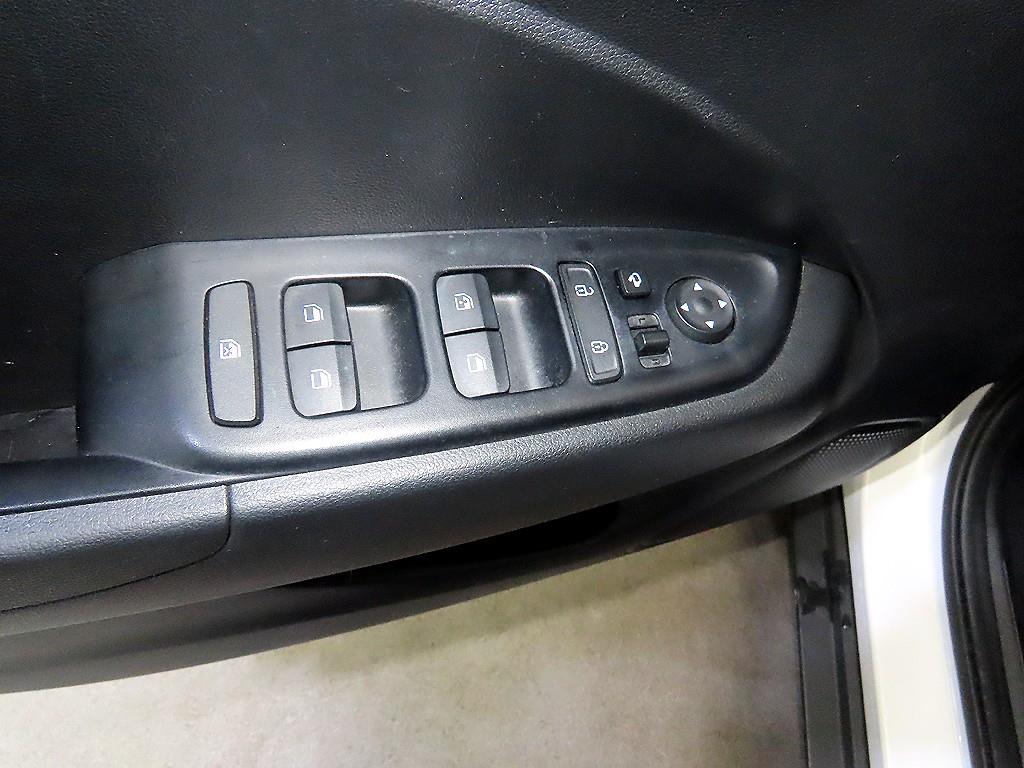 HYUNDAI Venue 2020 Blanco - Importación desde Corea - HF Imports Iquique - Foto 13