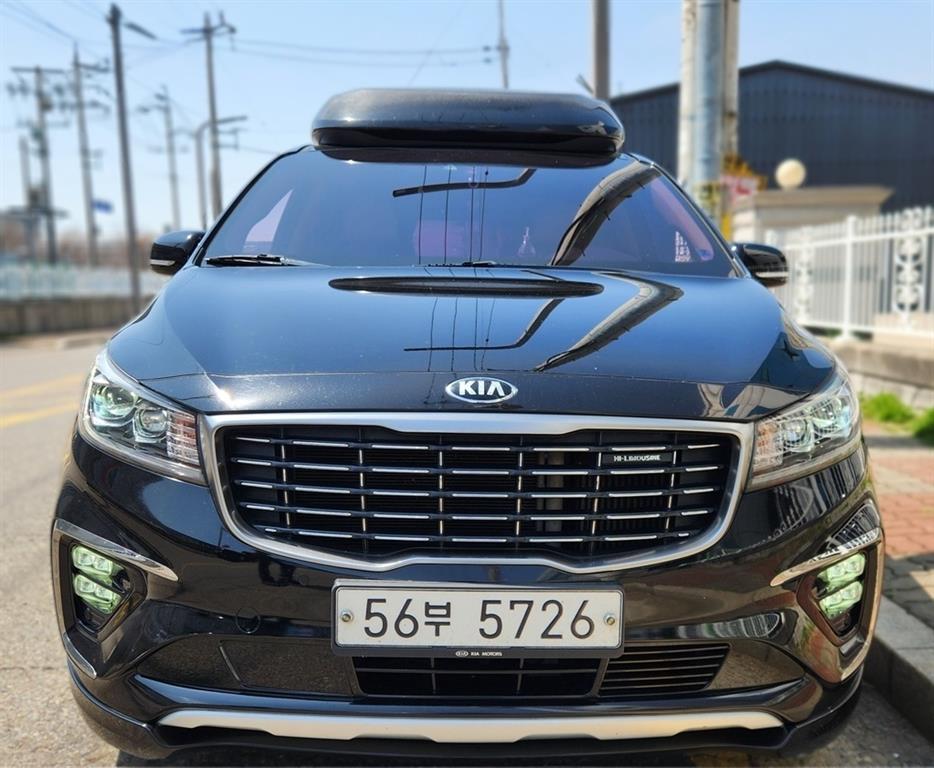 KIA Carnival 2019 Negro - Importación desde Corea - HF Imports Iquique - Foto 1