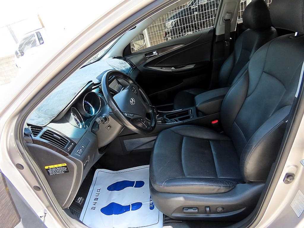 HYUNDAI Sonata - Vista 5