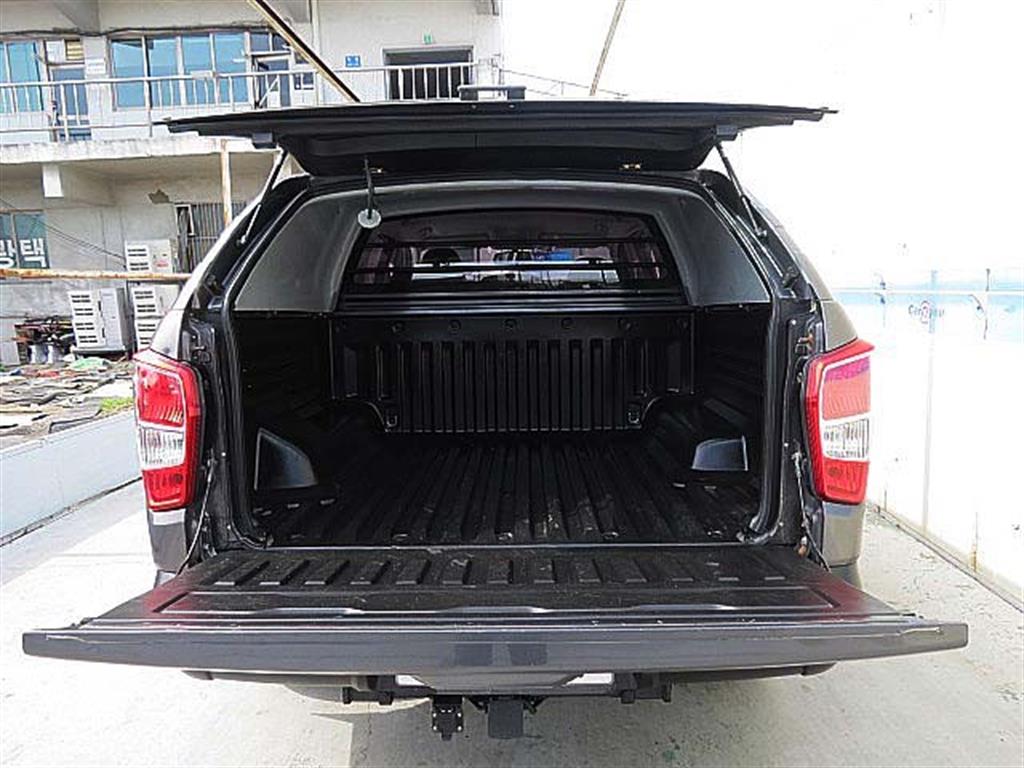 Ssangyong Rexton - Vista 9