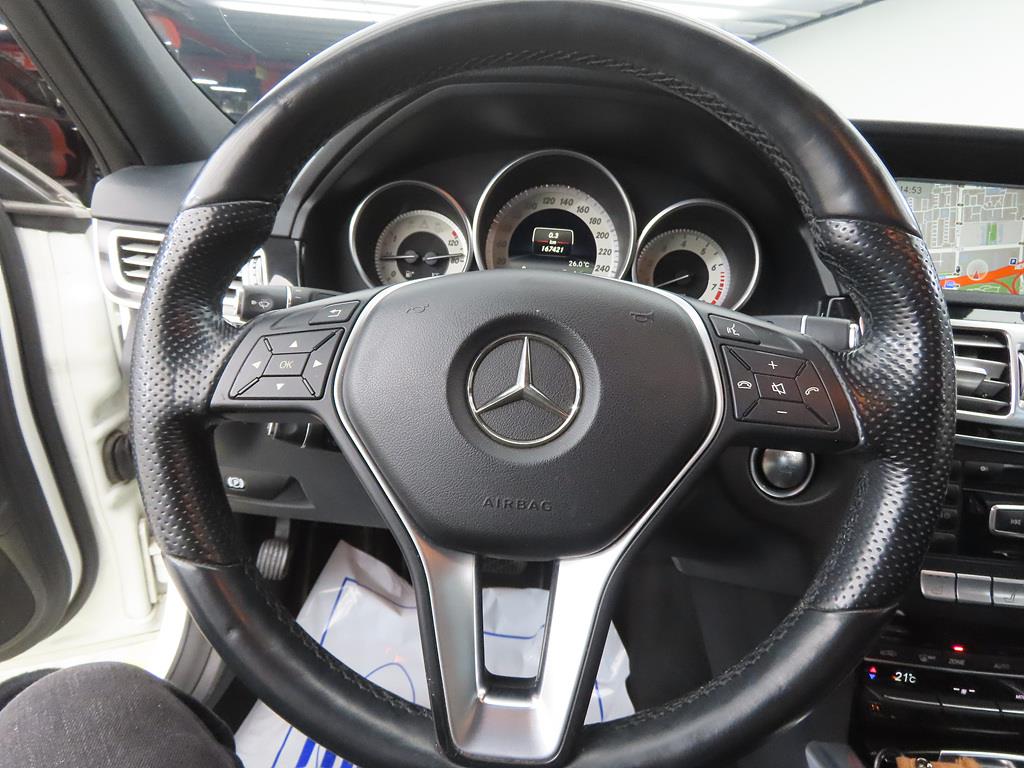 Mercedes Benz E class - Vista 8